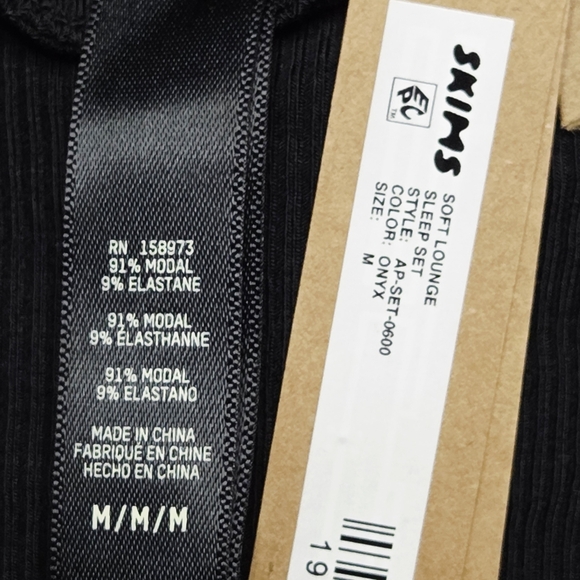 Skims Soft Lounge Sleep Pajamas Top Shirt Onyx Black Medium NWT - Picture 4 of 4